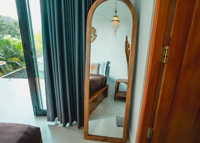 Hideout And Hot Spring Villa